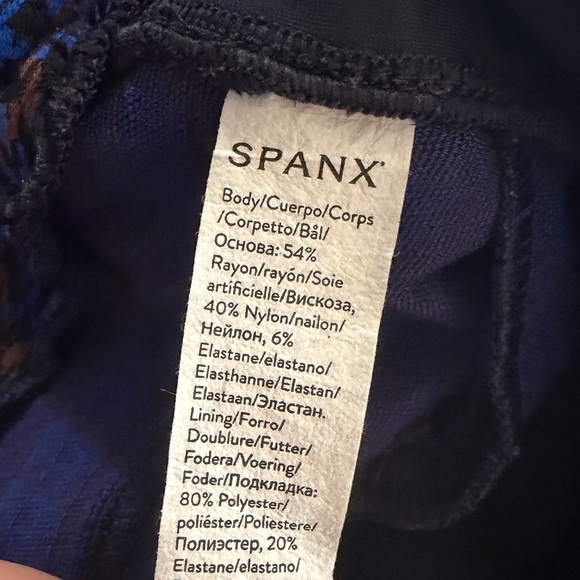 SOLD SPANX The Perfect Pant Hi-Rise Flare - Houndstooth Jacquard - Picture 11 of 12